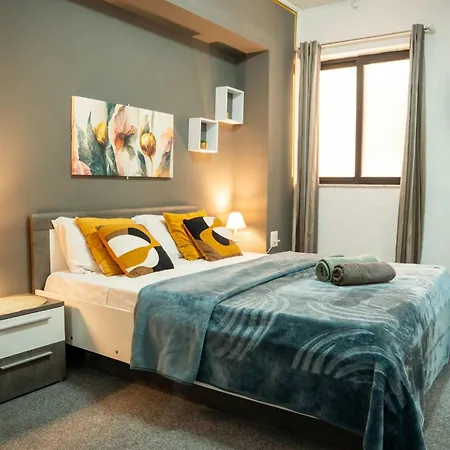 Prime 4br With Sea Views *
